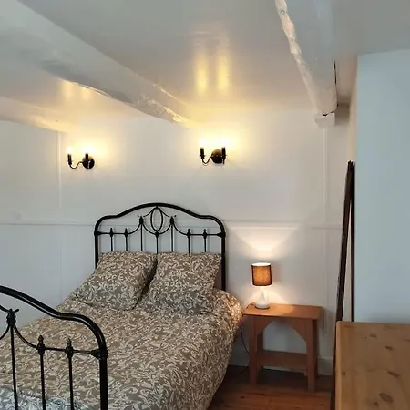 Maison De Campagne, Saint-Genes-la-Tourette